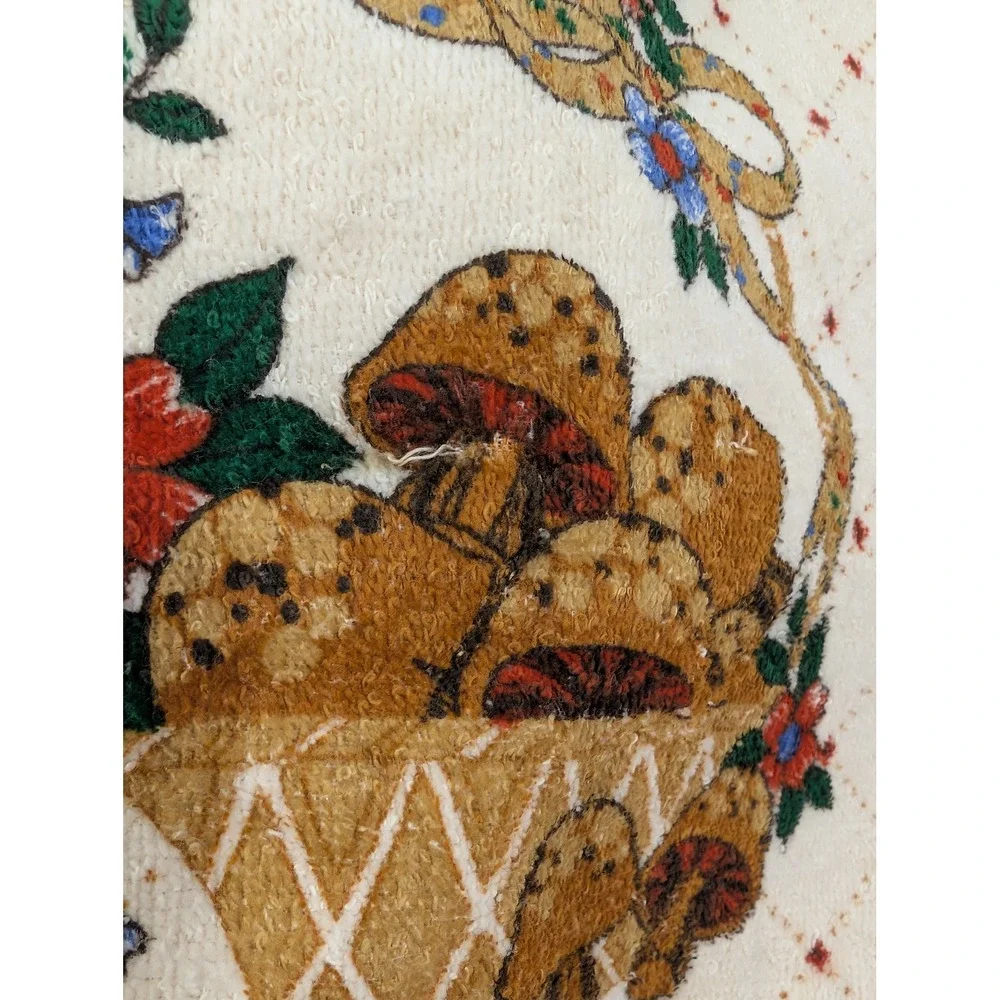 Vintage Cannon Mushroom Basket Hand Towel Ruffle Trim Cottagecore 70s USA Made